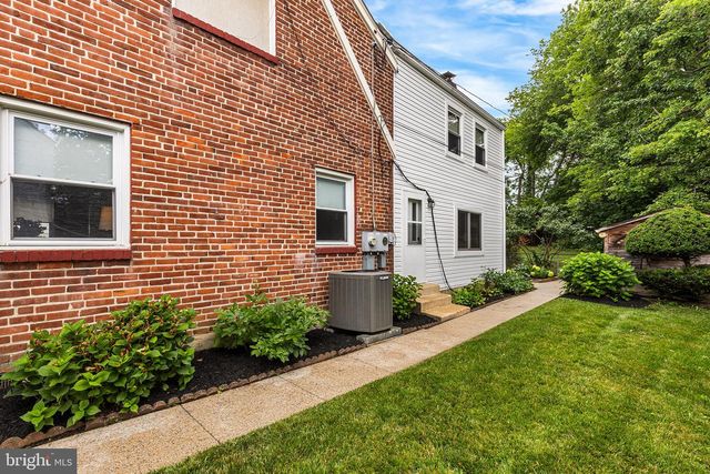 822 WYNDOM TER, Secane, PA 19018
