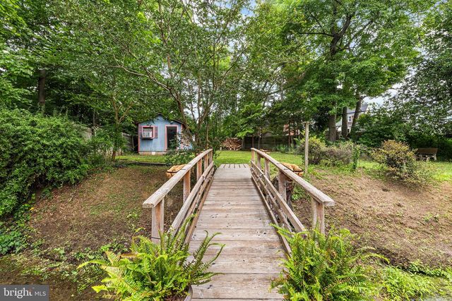 822 WYNDOM TER, Secane, PA 19018