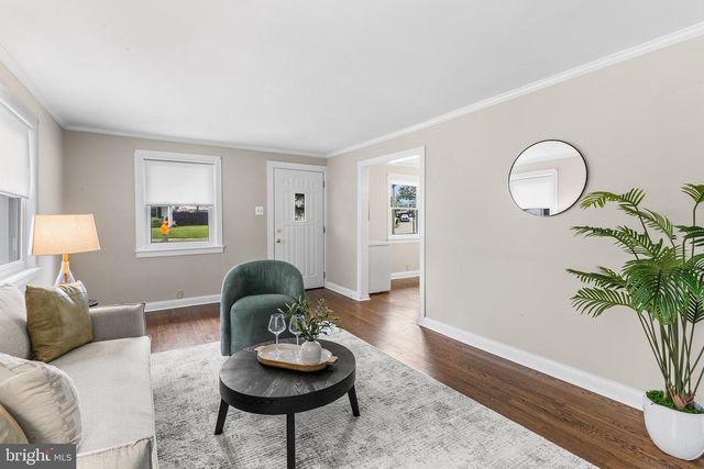 822 WYNDOM TER, Secane, PA 19018