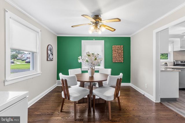 822 WYNDOM TER, Secane, PA 19018