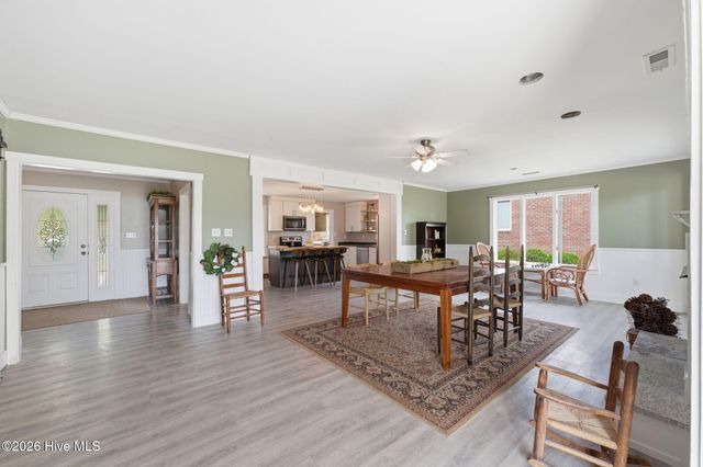 824 Pelican Drive, New Bern, NC 28560