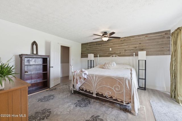 824 Pelican Drive, New Bern, NC 28560