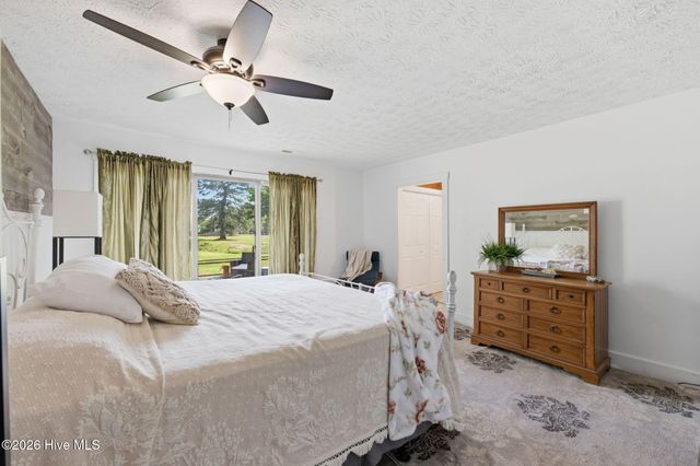 824 Pelican Drive, New Bern, NC 28560