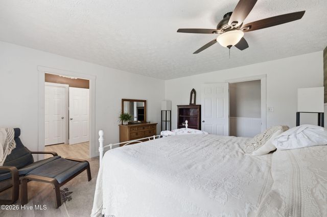 824 Pelican Drive, New Bern, NC 28560