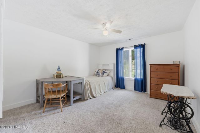 824 Pelican Drive, New Bern, NC 28560