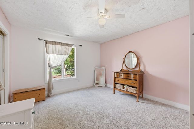 824 Pelican Drive, New Bern, NC 28560