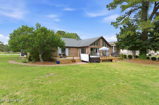 824 Pelican Drive, New Bern, NC 28560