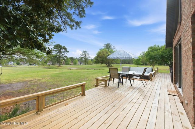 824 Pelican Drive, New Bern, NC 28560