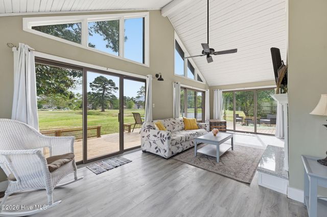 824 Pelican Drive, New Bern, NC 28560