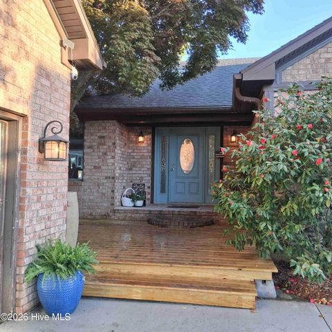 824 Pelican Drive, New Bern, NC 28560
