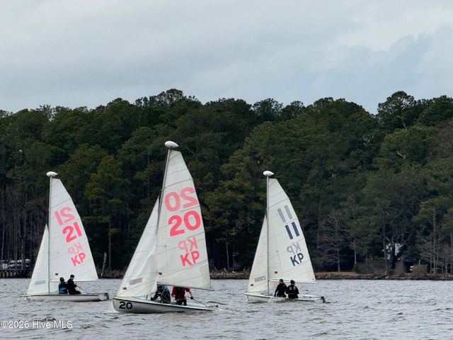 824 Pelican Drive, New Bern, NC 28560