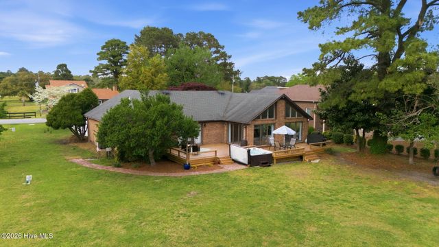 824 Pelican Drive, New Bern, NC 28560