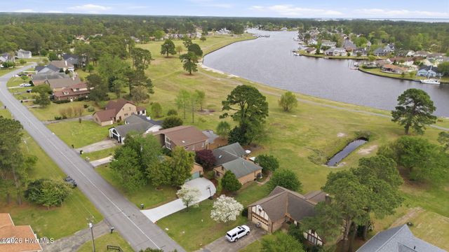 824 Pelican Drive, New Bern, NC 28560