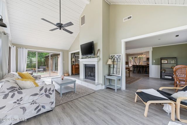 824 Pelican Drive, New Bern, NC 28560