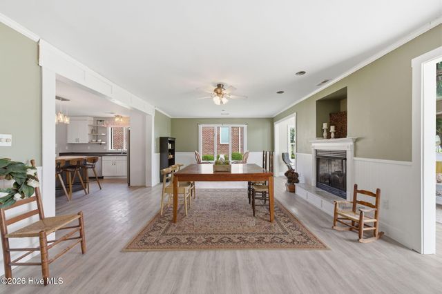 824 Pelican Drive, New Bern, NC 28560