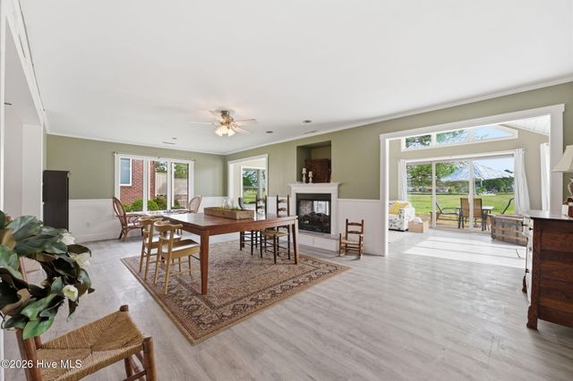 824 Pelican Drive, New Bern, NC 28560