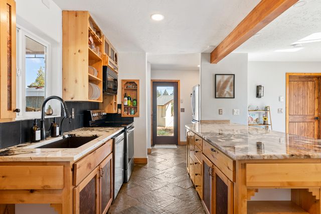 4455 NE Vaughn Avenue, Terrebonne, OR 97760