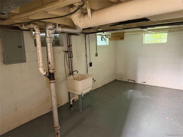 4173 Moore Street, Inkster, MI 48141