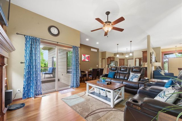 425 S Fawnwood Ct, Wichita, KS 67235