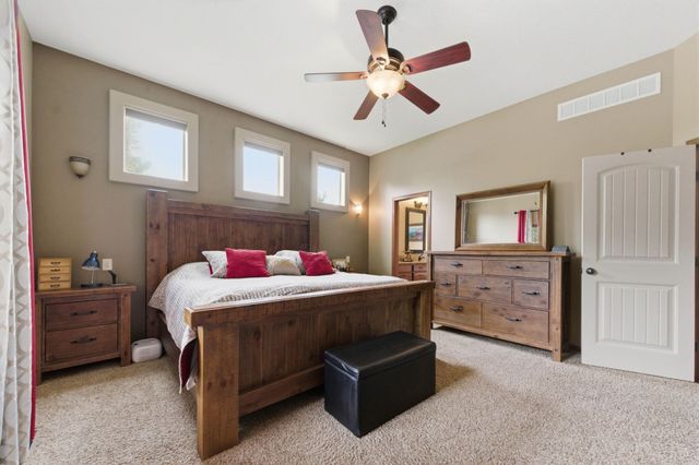 425 S Fawnwood Ct, Wichita, KS 67235