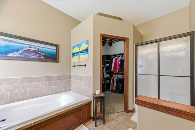 425 S Fawnwood Ct, Wichita, KS 67235