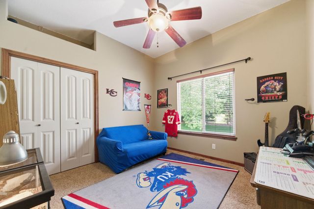 425 S Fawnwood Ct, Wichita, KS 67235