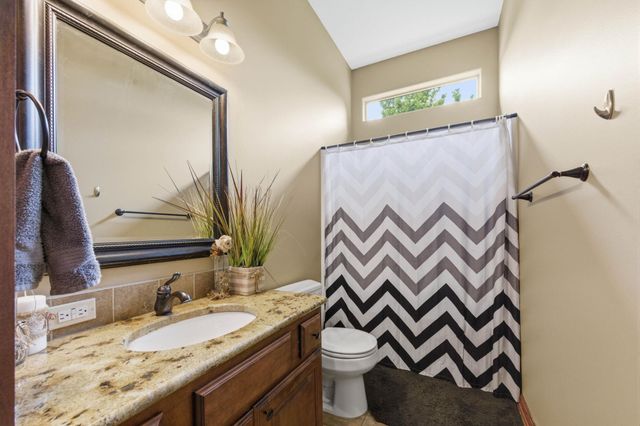 425 S Fawnwood Ct, Wichita, KS 67235