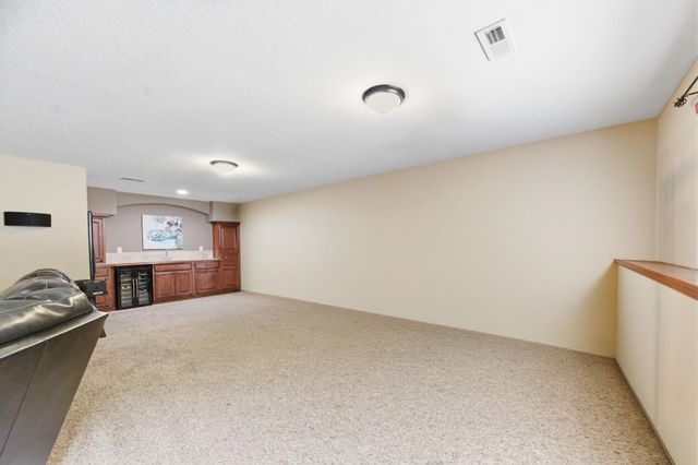 425 S Fawnwood Ct, Wichita, KS 67235