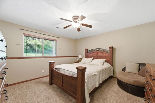 425 S Fawnwood Ct, Wichita, KS 67235