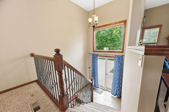 425 S Fawnwood Ct, Wichita, KS 67235