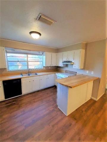 12610 NW Virginia G. Weaver Street, Bristol, FL 32321