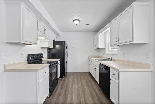 1107 Timothy Ave, Oak Grove, KY 42262