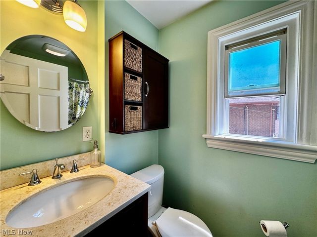 250 Malden Street, Akron, OH 44313