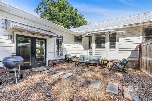 231 W Canal Drive, Gulf Shores, AL 36542