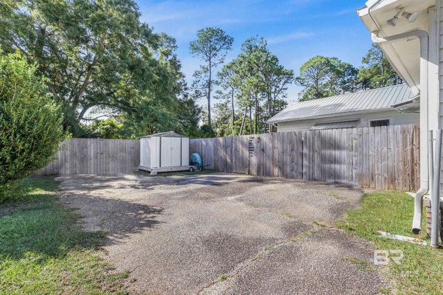 231 W Canal Drive, Gulf Shores, AL 36542