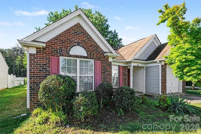 7516 Double Springs Court, Charlotte, NC 28262