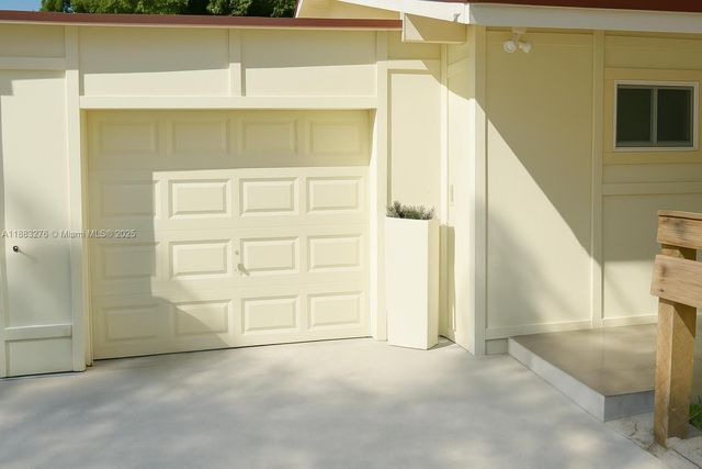 14401 SW 23rd St, Davie, FL 33325