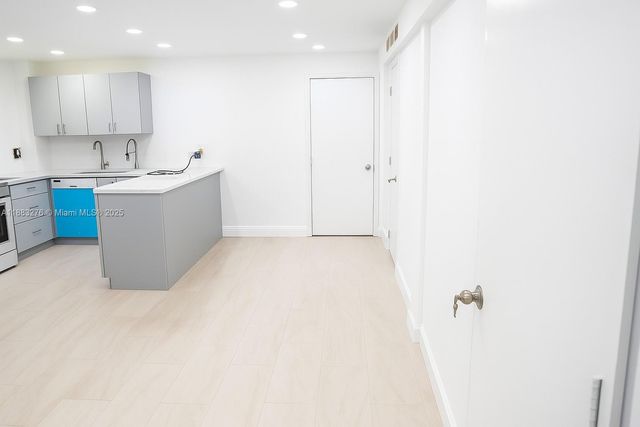 14401 SW 23rd St, Davie, FL 33325