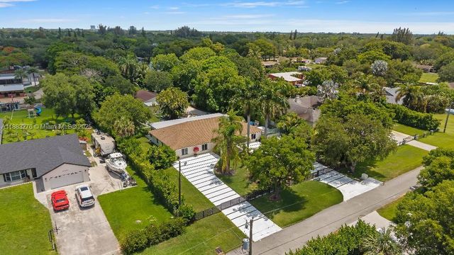 14401 SW 23rd St, Davie, FL 33325