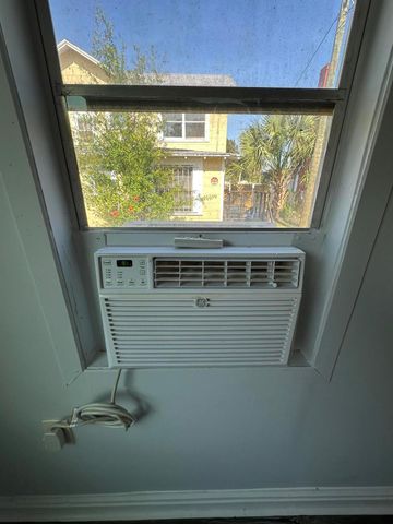 321 N 11th Street C, Fort Pierce, FL 34950