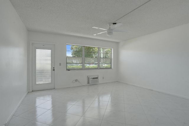 392 Durham Circle M, Deerfield Beach, FL 33442