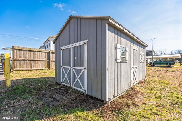 4870 CALVERT DR, Saint Leonard, MD 20685