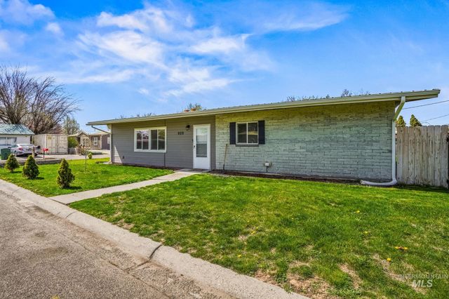 909 Victoria Ave, Fruitland, ID 83619
