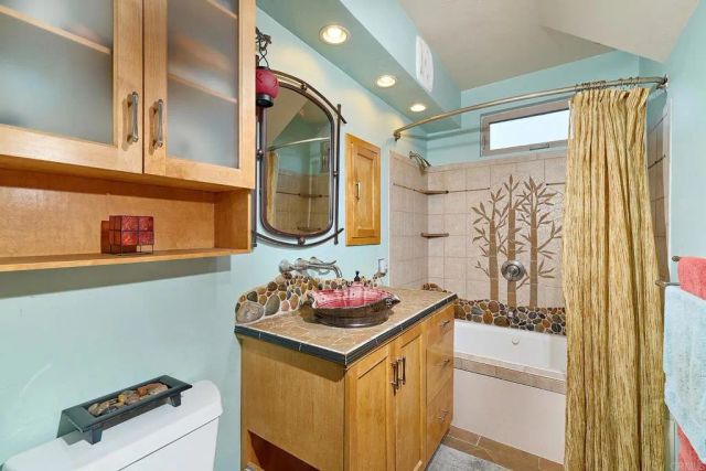 923 Eucalyptus Avenue, Vista, CA 92084