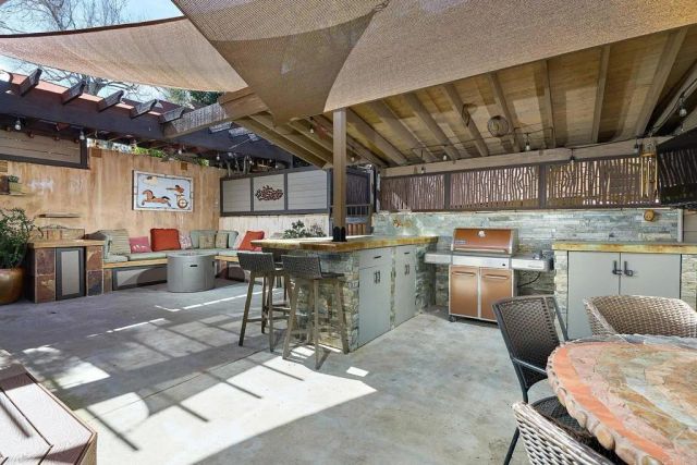 923 Eucalyptus Avenue, Vista, CA 92084