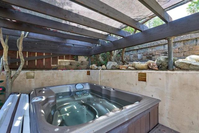 923 Eucalyptus Avenue, Vista, CA 92084