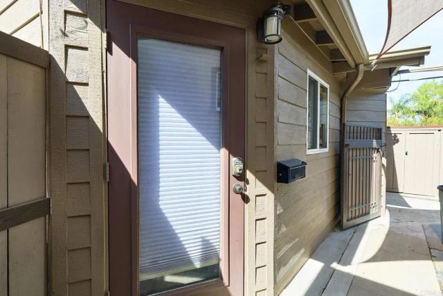 923 Eucalyptus Avenue, Vista, CA 92084