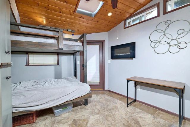 923 Eucalyptus Avenue, Vista, CA 92084