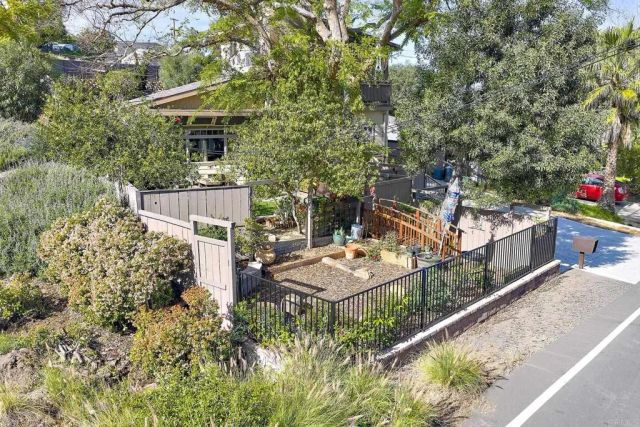 923 Eucalyptus Avenue, Vista, CA 92084