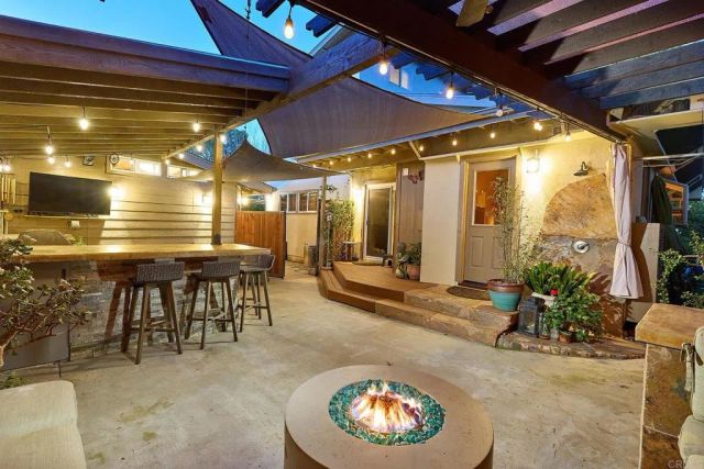 923 Eucalyptus Avenue, Vista, CA 92084